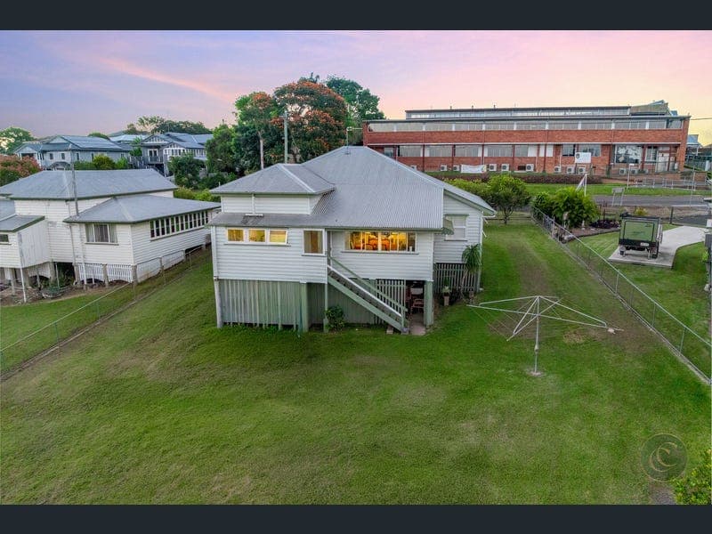 32 Bligh Street, Gympie — photo 1 of 5