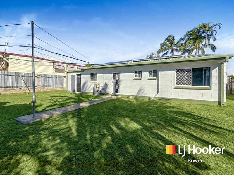 14 Oak Crescent, Bowen — photo 1 of 5