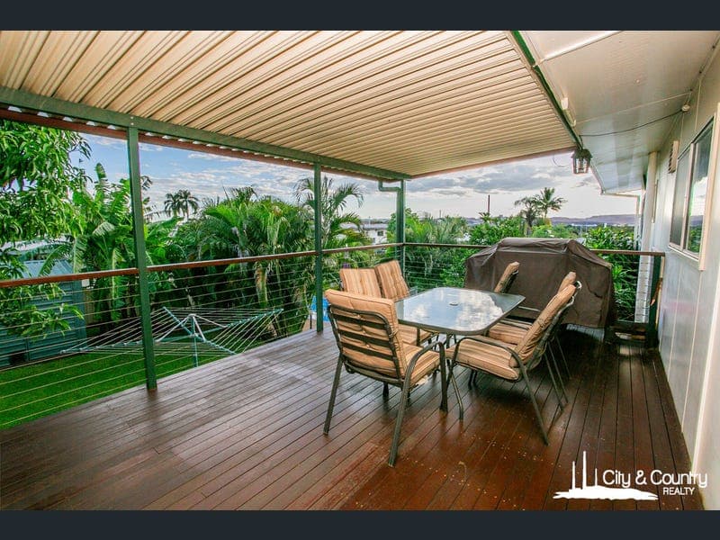 18 Hinkler Crescent, Mount Isa — photo 1 of 5