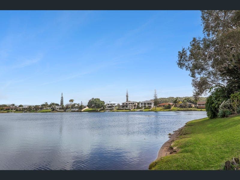 26/20-24 Barbet Place, Burleigh Waters — photo 1 of 5