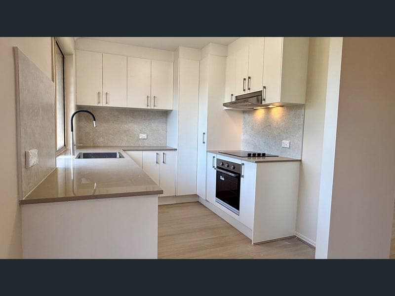 11 Robert South Drive, Crestmead — photo 1 of 5
