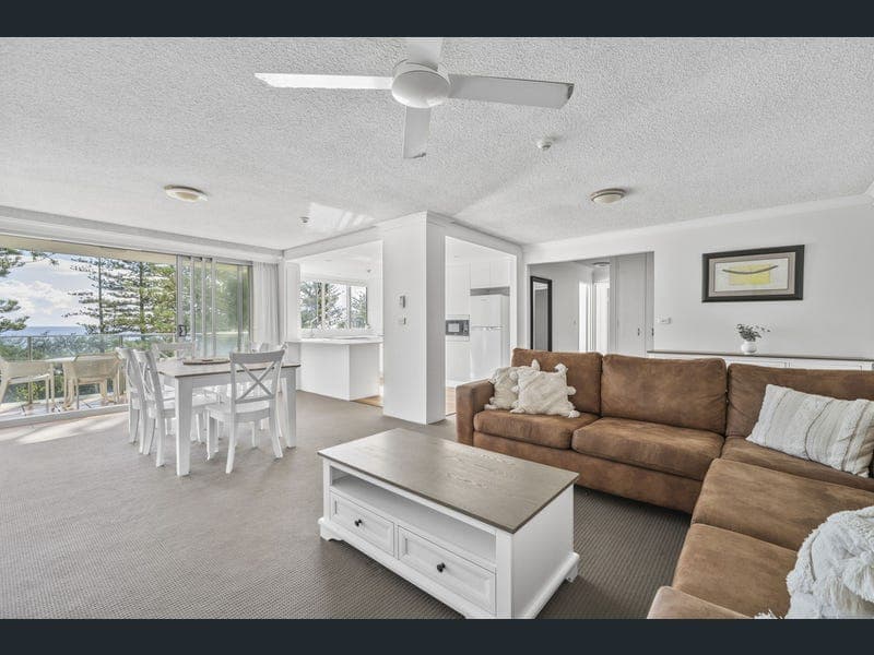 17/30-40 The Esplanade, Burleigh Heads — photo 1 of 5