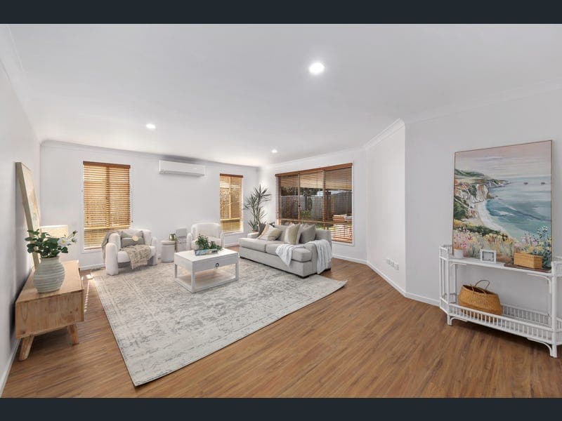 13 Heatherdale Court, Little Mountain — photo 1 of 5