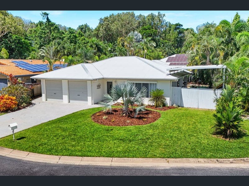 2 Barrier Close, Clifton Beach — photo 1 of 5