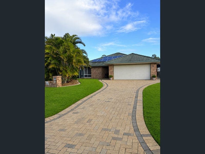 59a Ladbroke Crescent, Urangan — photo 1 of 5