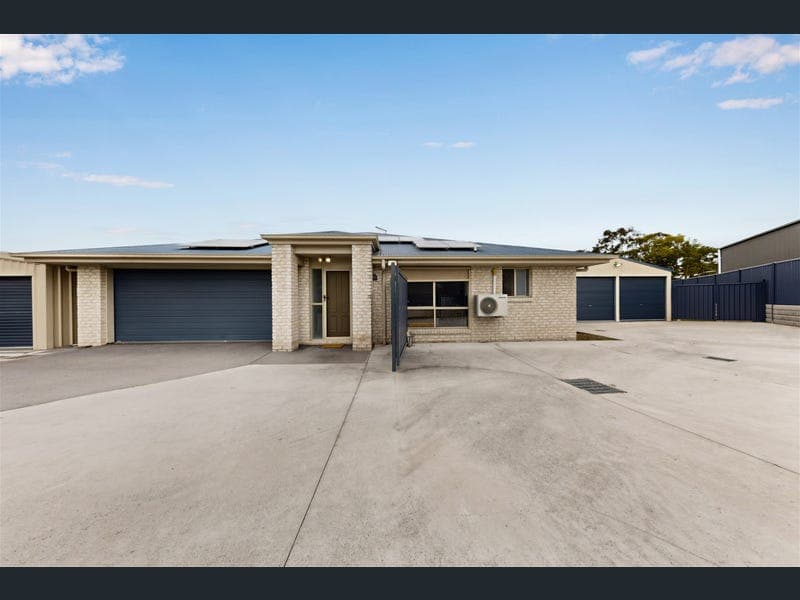 14 Woodview Court, Flagstone — photo 1 of 5