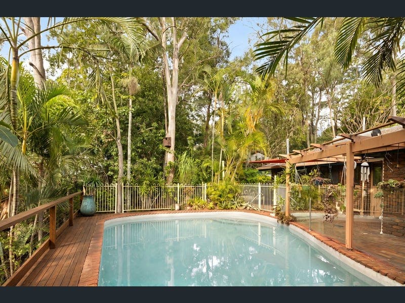18 Pinkwood Street, Bellbowrie — photo 1 of 5