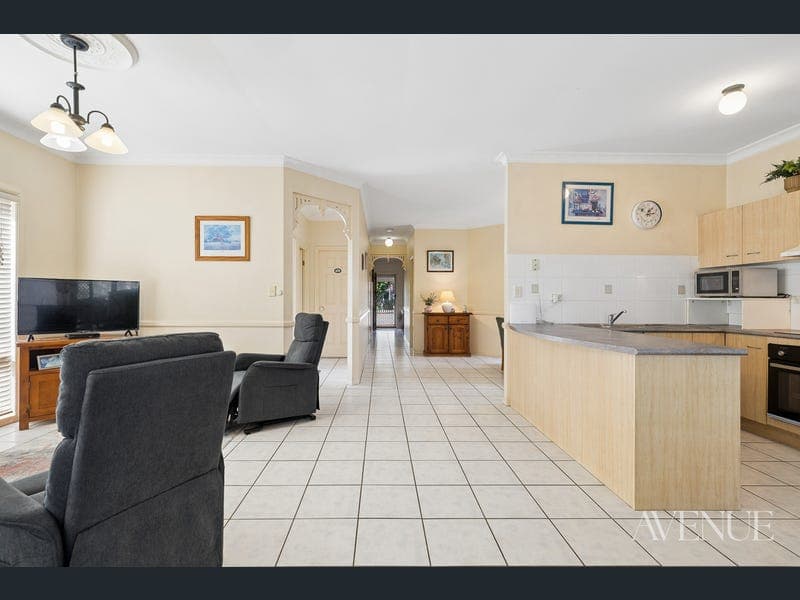 17 Sherwood Place, Forest Lake — photo 1 of 5
