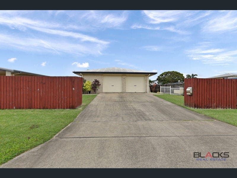5 Cutler Drive, Beaconsfield — photo 1 of 5