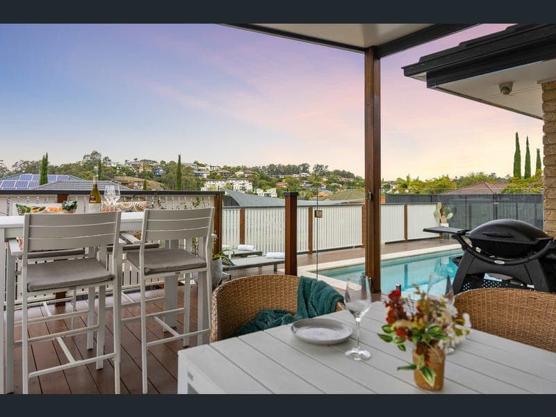 11 Ardisia Court, Burleigh Heads — photo 1 of 5