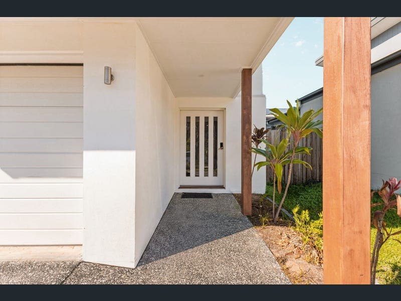 65 Lapwing Crescent, Bellbird Park — photo 1 of 5