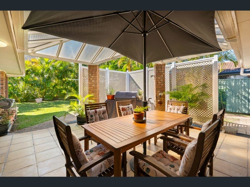 4 Lomond Court, Varsity Lakes — photo 1 of 5