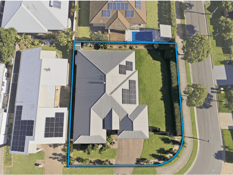 4 Scenic Drive, Murrumba Downs — photo 1 of 5