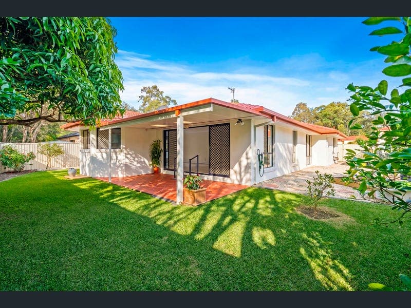14 Grasstree Way, Molendinar — photo 1 of 5