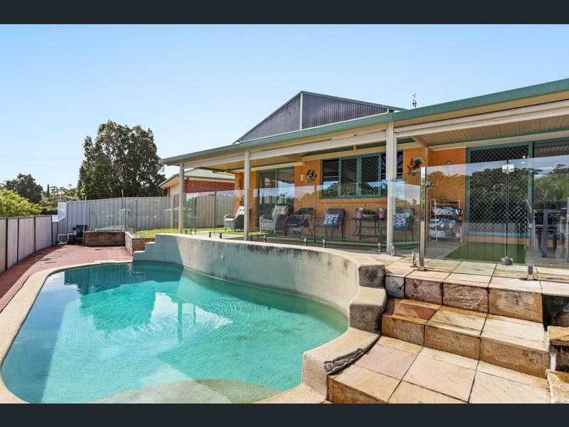18 Wollemi Court, Reedy Creek — photo 1 of 5