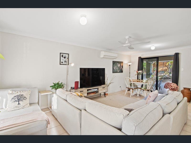 6 Blossom Street, Pimpama — photo 1 of 5