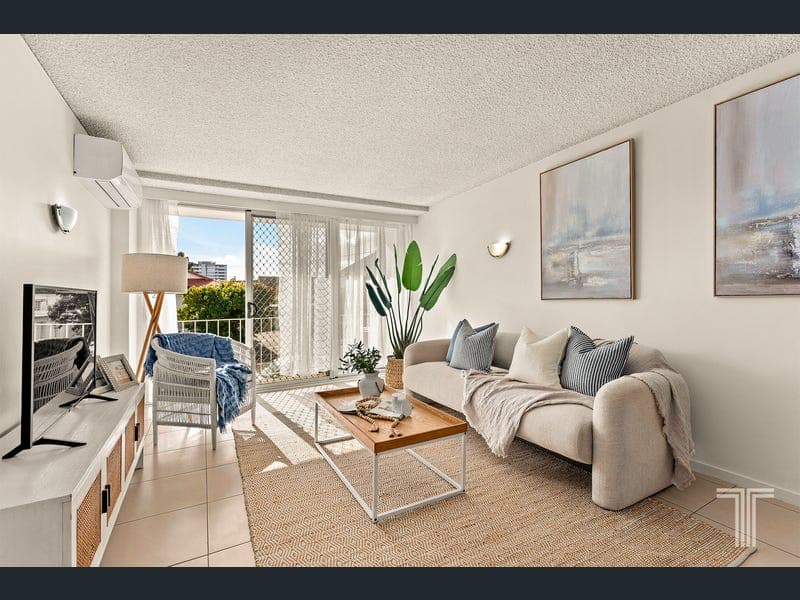 4/223 Cavendish Road, Coorparoo — photo 1 of 5