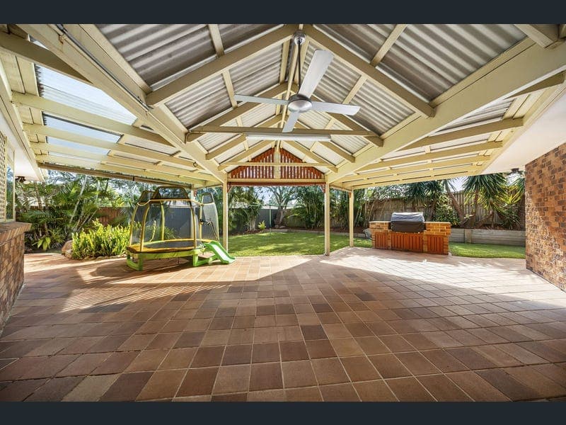4 Georgia Close, Tingalpa — photo 1 of 5