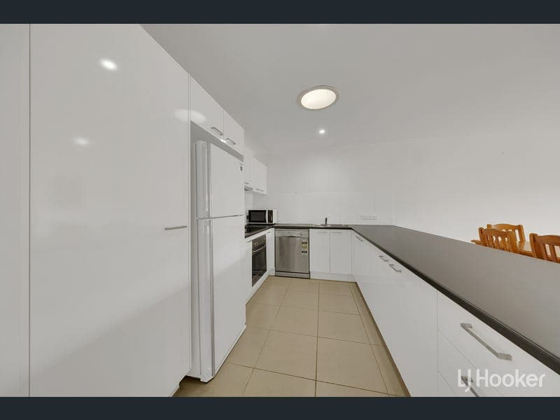 9/5 Valley Vista Court, West Gladstone — photo 1 of 5