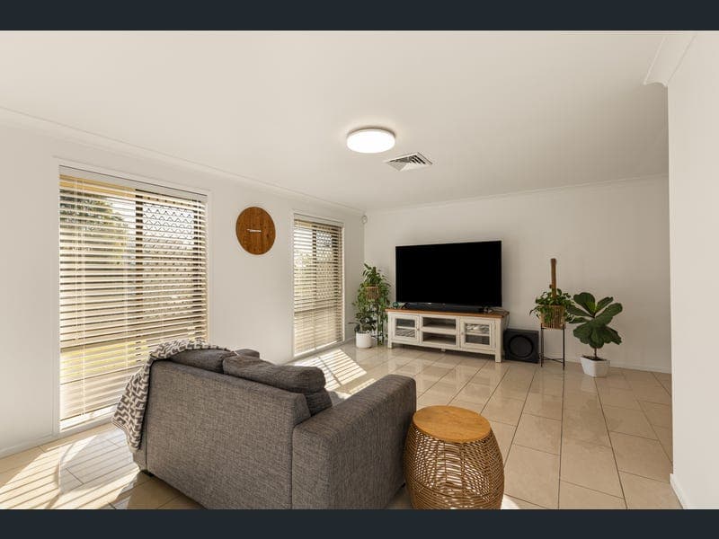 28 Ballinderry Street, Everton Park — photo 1 of 5