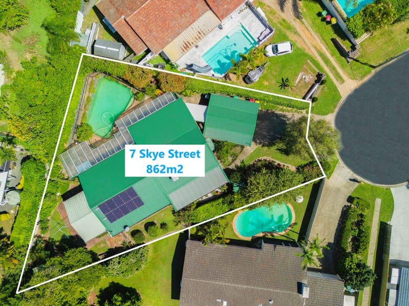 7 Skye Street, Kenmore — photo 1 of 5