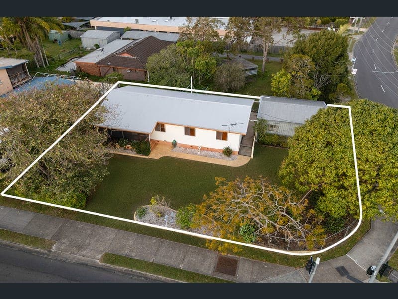 15 Smiths Road, Caboolture — photo 1 of 5