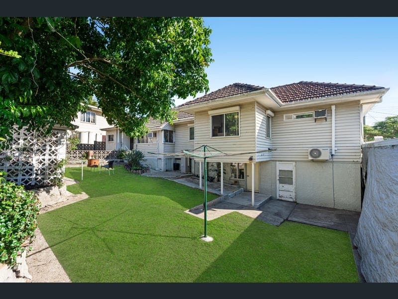 20 Grainger Street, Wynnum — photo 1 of 5