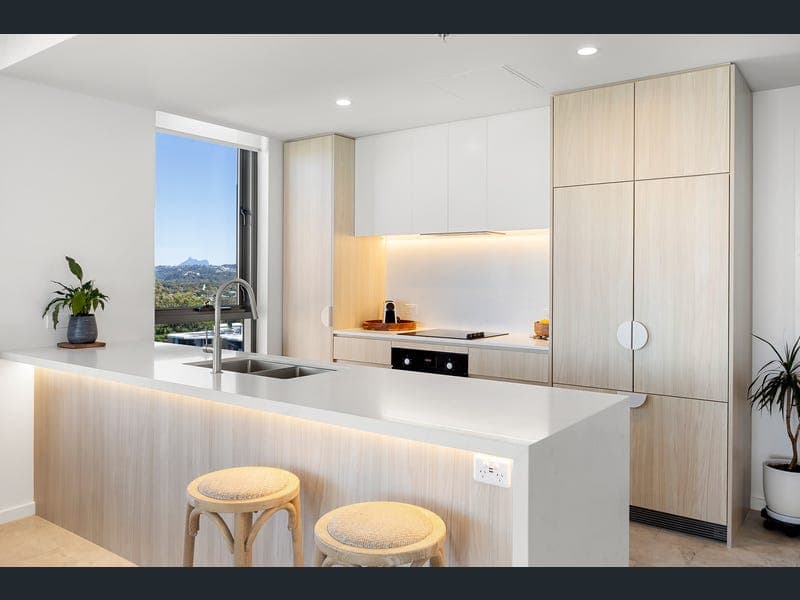 1004/27 Garrick Street, Coolangatta — photo 1 of 5