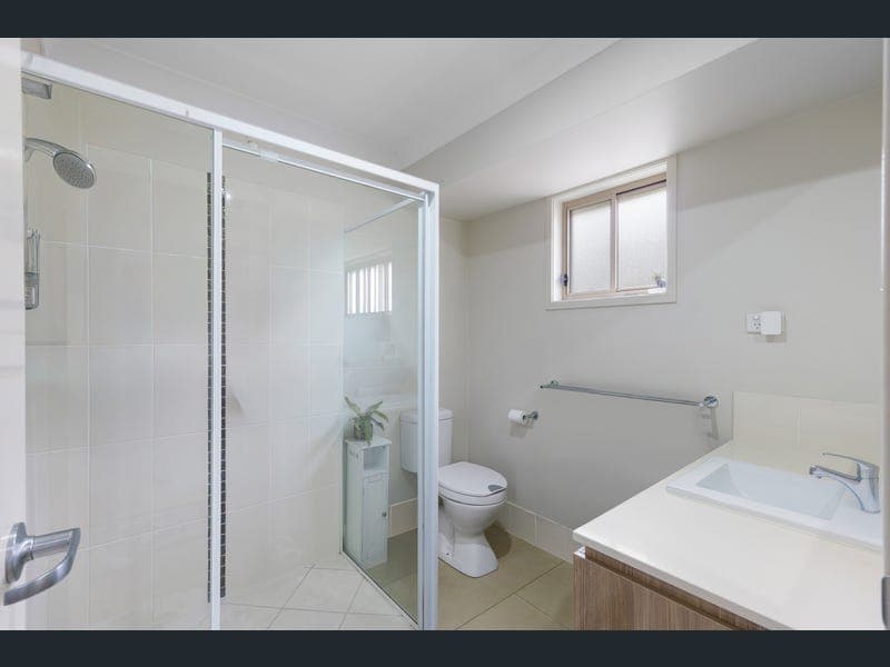 10 Hipwood Street, Pimpama — photo 1 of 5
