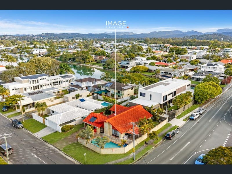 84 Tallebudgera Drive, Palm Beach — photo 1 of 5