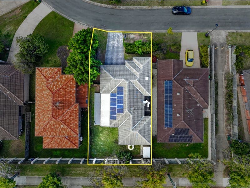 8 Acacia Crescent, Kallangur — photo 1 of 5