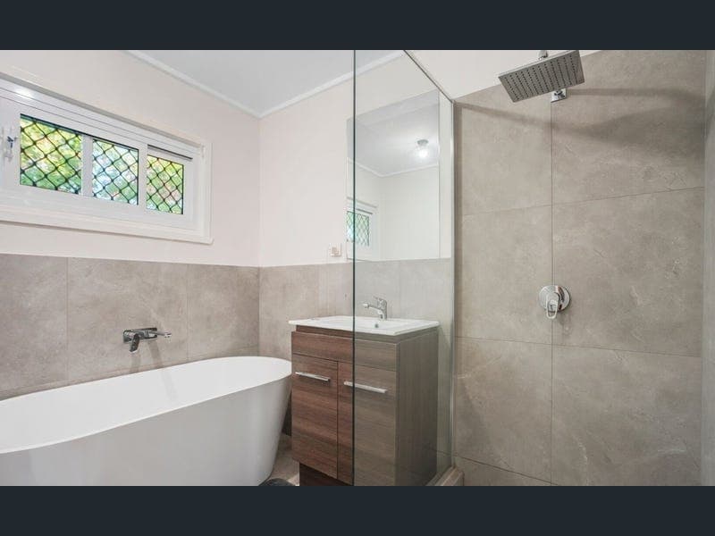 10 Baringa Avenue, Logan Central — photo 1 of 5