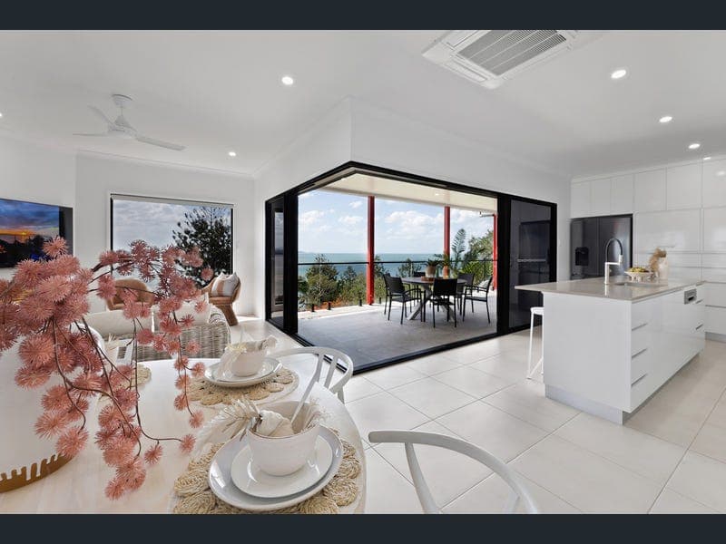 19 Albatross Street, Slade Point — photo 1 of 5