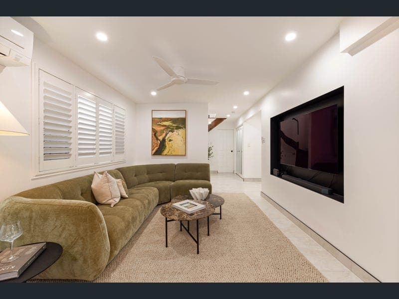38 Balowrie Street, Hamilton — photo 1 of 5
