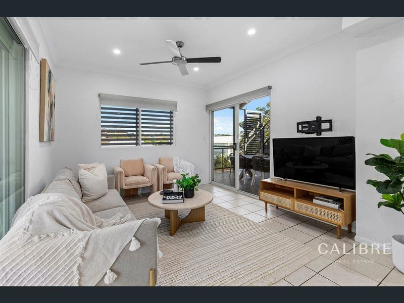 10/654-664 Kingsford Smith Drive, Hamilton — photo 1 of 5