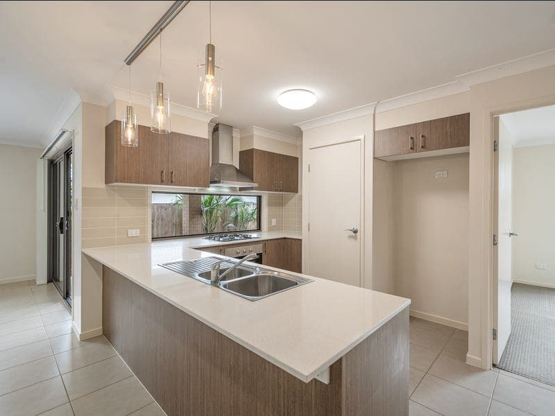9 Borbidge Street, North Lakes — photo 1 of 5