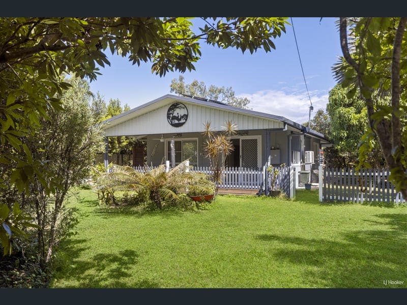 2 Justin Street, Balgal Beach — photo 1 of 5