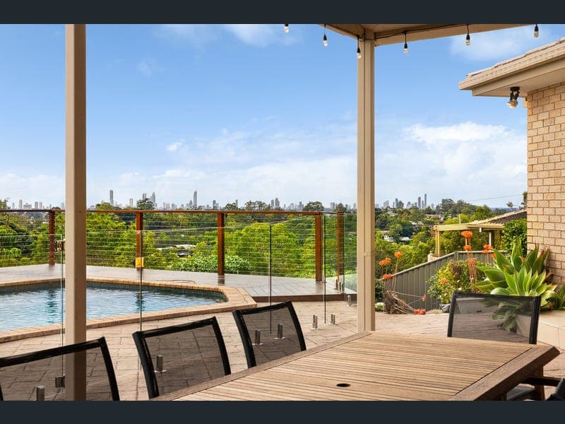 4 Nairn Court, Highland Park — photo 1 of 5