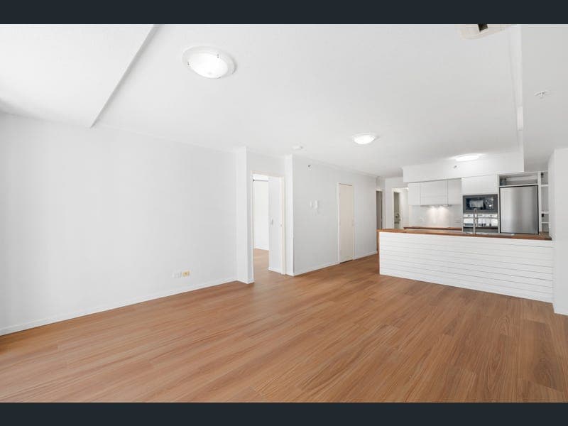 3106/79 Albert Street, Brisbane City — photo 1 of 5
