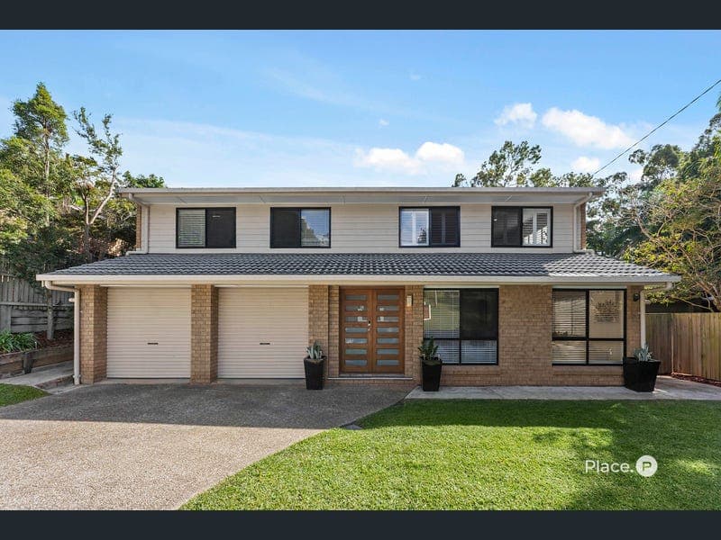 73 Brodie Street, Holland Park West — photo 1 of 5