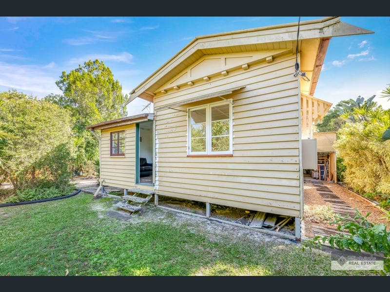 7 Mccracken Street, Walkervale — photo 1 of 5