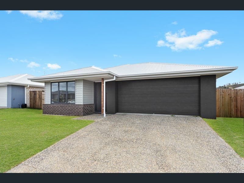 47 Flame Tree Road, Cotswold Hills — photo 1 of 5