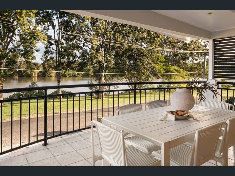 19 Esplanade, Yeronga — photo 1 of 5