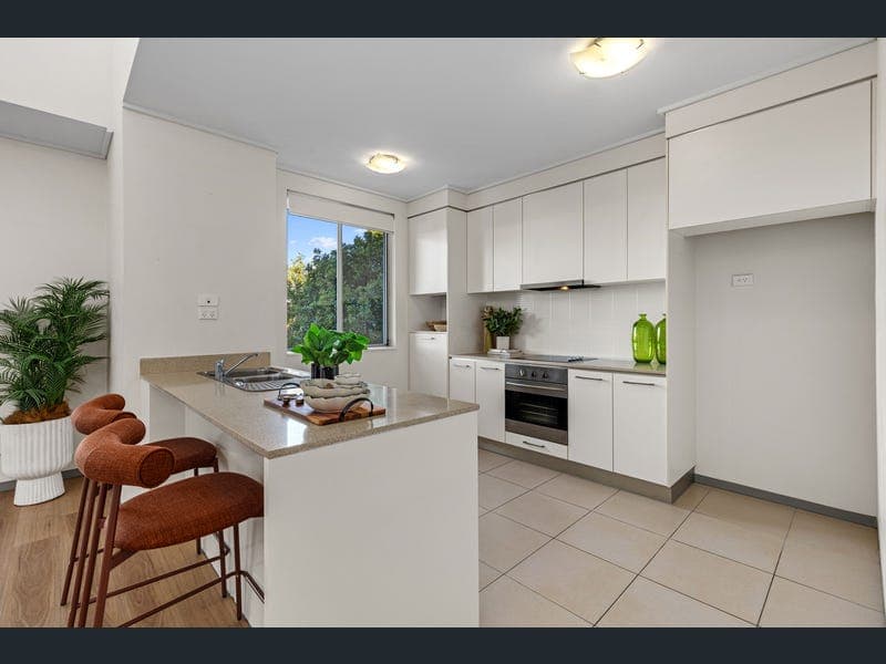 336/66 Sickle Avenue, Hope Island — photo 1 of 5