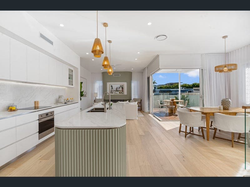 4 Philippine Lane, Palm Beach — photo 1 of 5