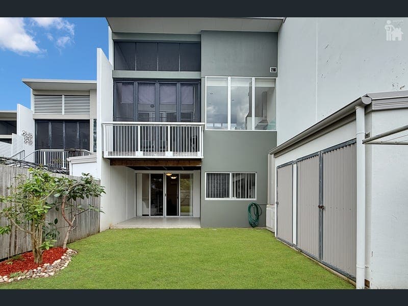 62/230 Pulgul Street, Urangan — photo 1 of 5