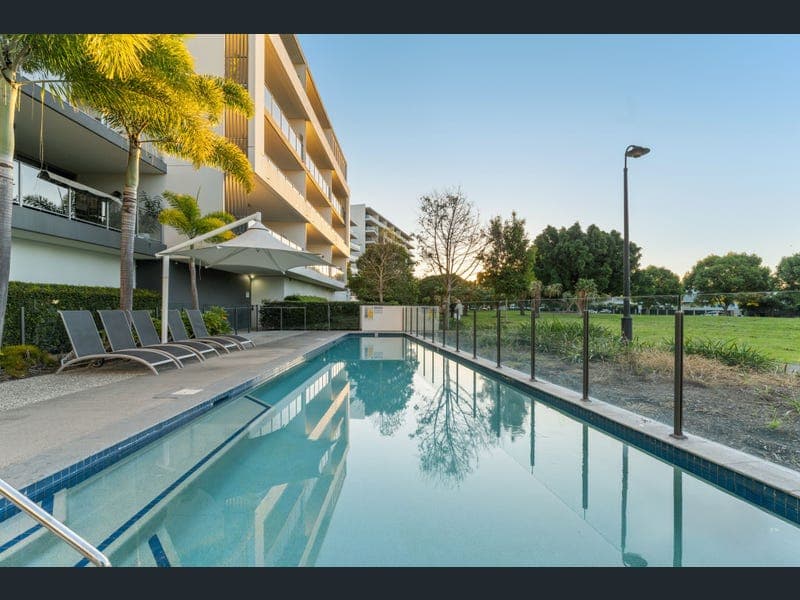 401/3 Compass Drive, Biggera Waters — photo 1 of 5