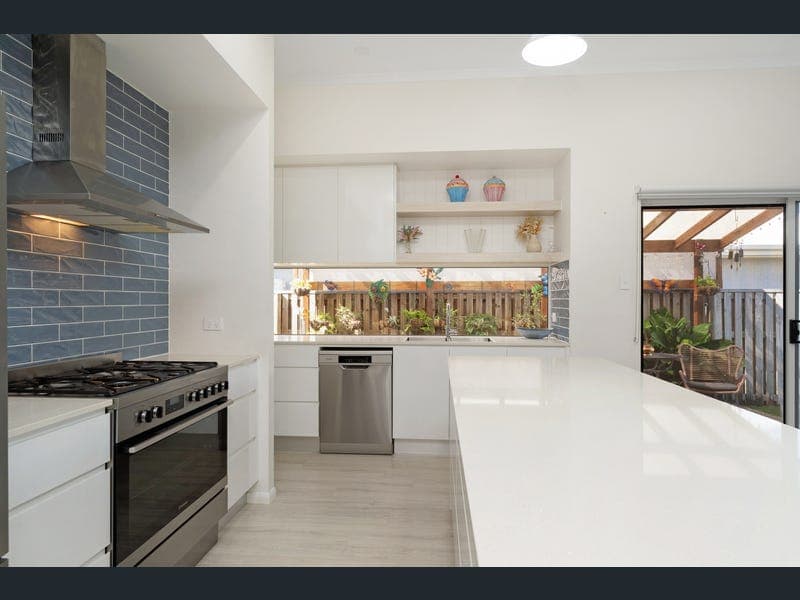 44 Salonika Circuit, Bushland Beach — photo 1 of 5