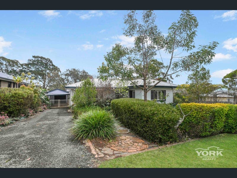 13 Garde Street, Centenary Heights — photo 1 of 5