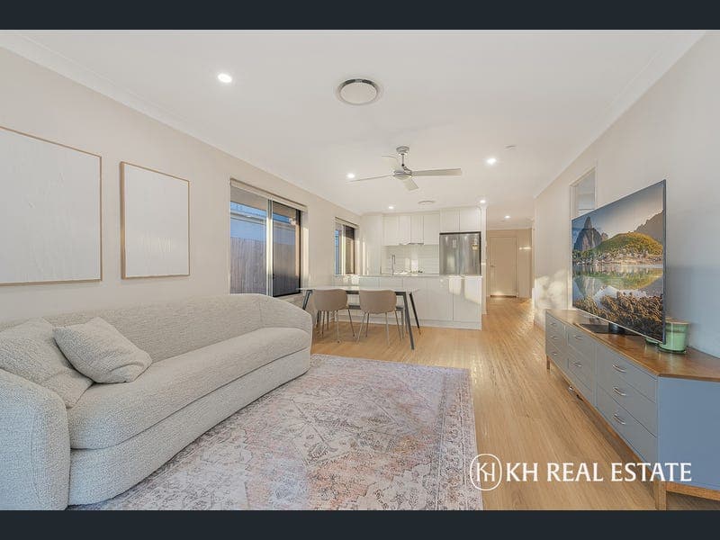 76 Swan Parade, Warner — photo 1 of 5